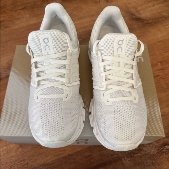 Brand New! On Running Cloudswift 3 AD size 7 - Picture 3 of 8